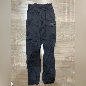 black lululemon training pants